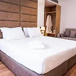 Amfora & Отель 4*