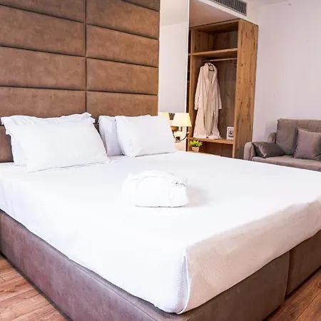 Hotel Amfora & 4*