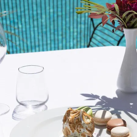 Amfora & Otel Dıraç